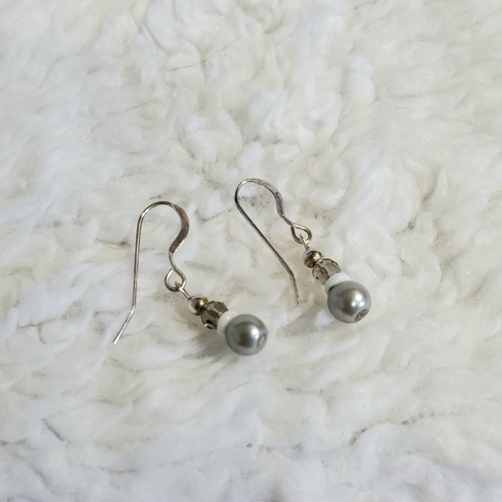 Pearl Necklace & 2 Piece Earrings Set - Picture 5 of 9